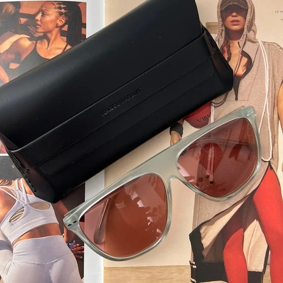 Isabel Marant women’s aviator sunglasses - Picture 2 of 4